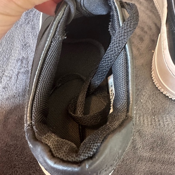 Nike Air Force 1 Sage Low in Black and White - Picture 7 of 11